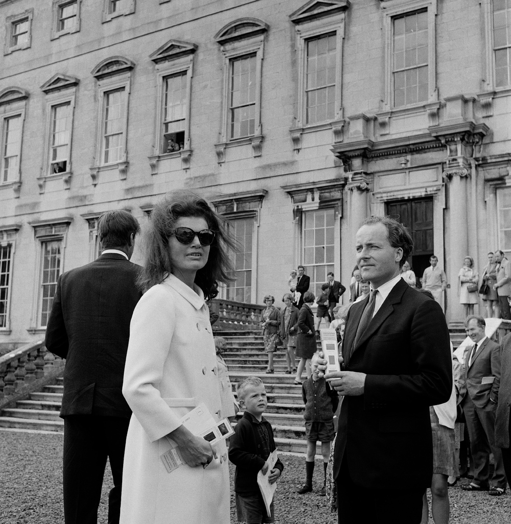 Castletown-Jackie-Kennedy-Desmond-Guinness-1967.jpg#asset:13710